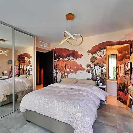 Appartement Lovely 4-bedroom Family In *