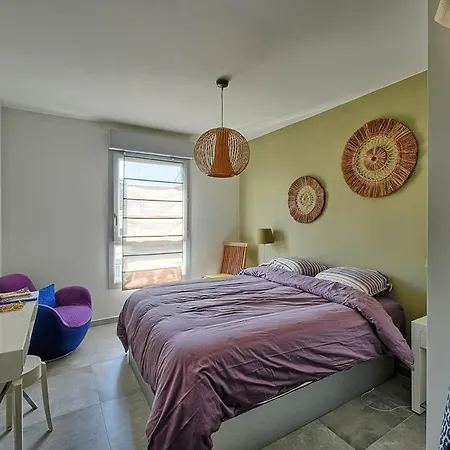 Appartement Lovely 4-bedroom Family In *