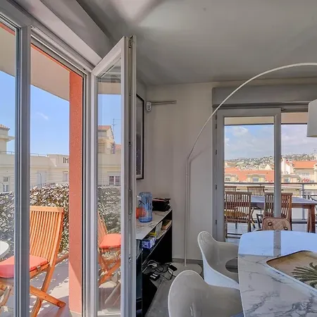 Lovely 4-bedroom Family In Appartement Nice